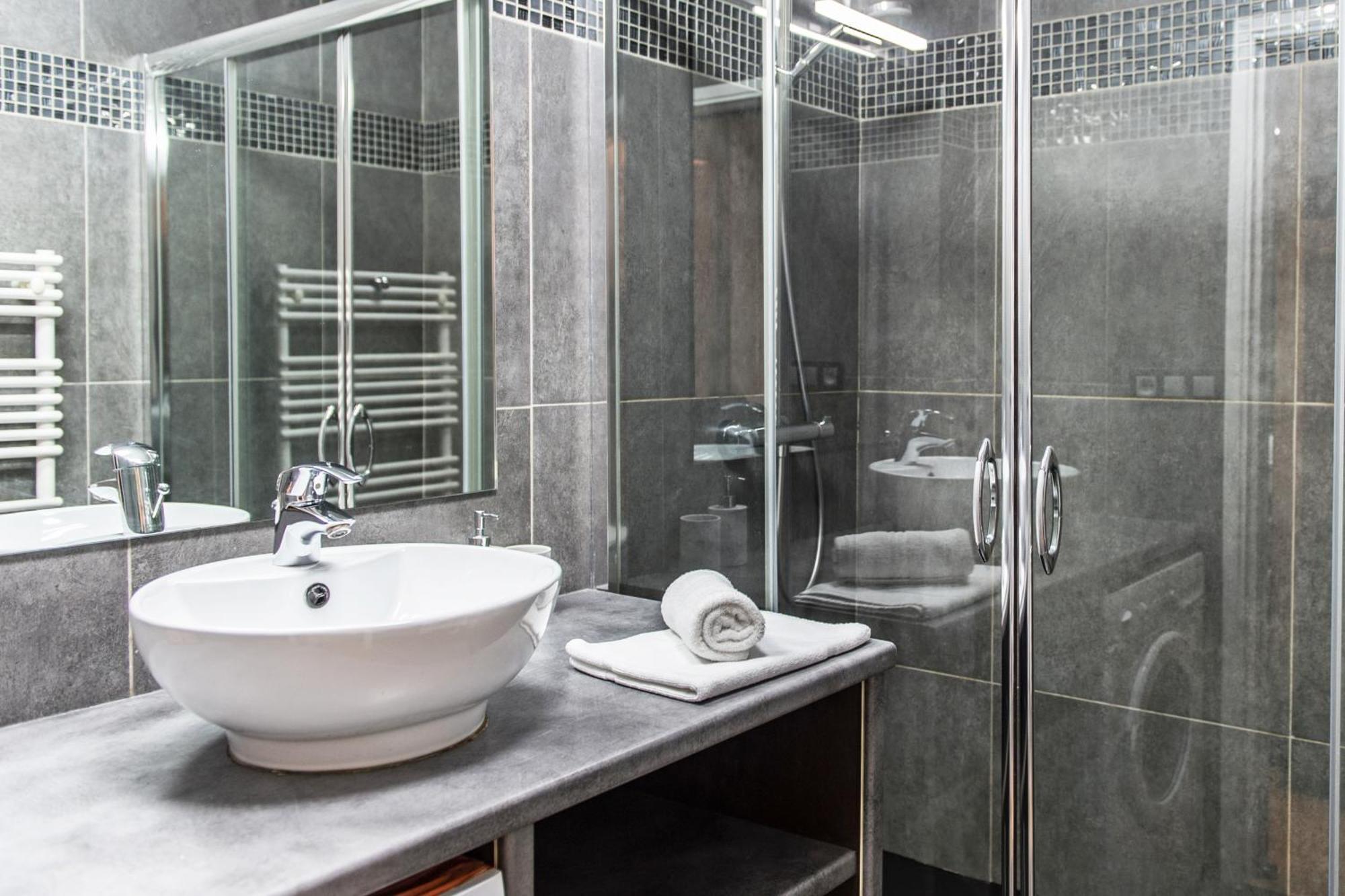 Appartement Renove - Terrasse - Parking - Bm 尼斯 外观 照片